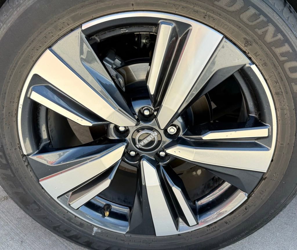 Used 2023 Nissan Rogue Platinum FWD image 10