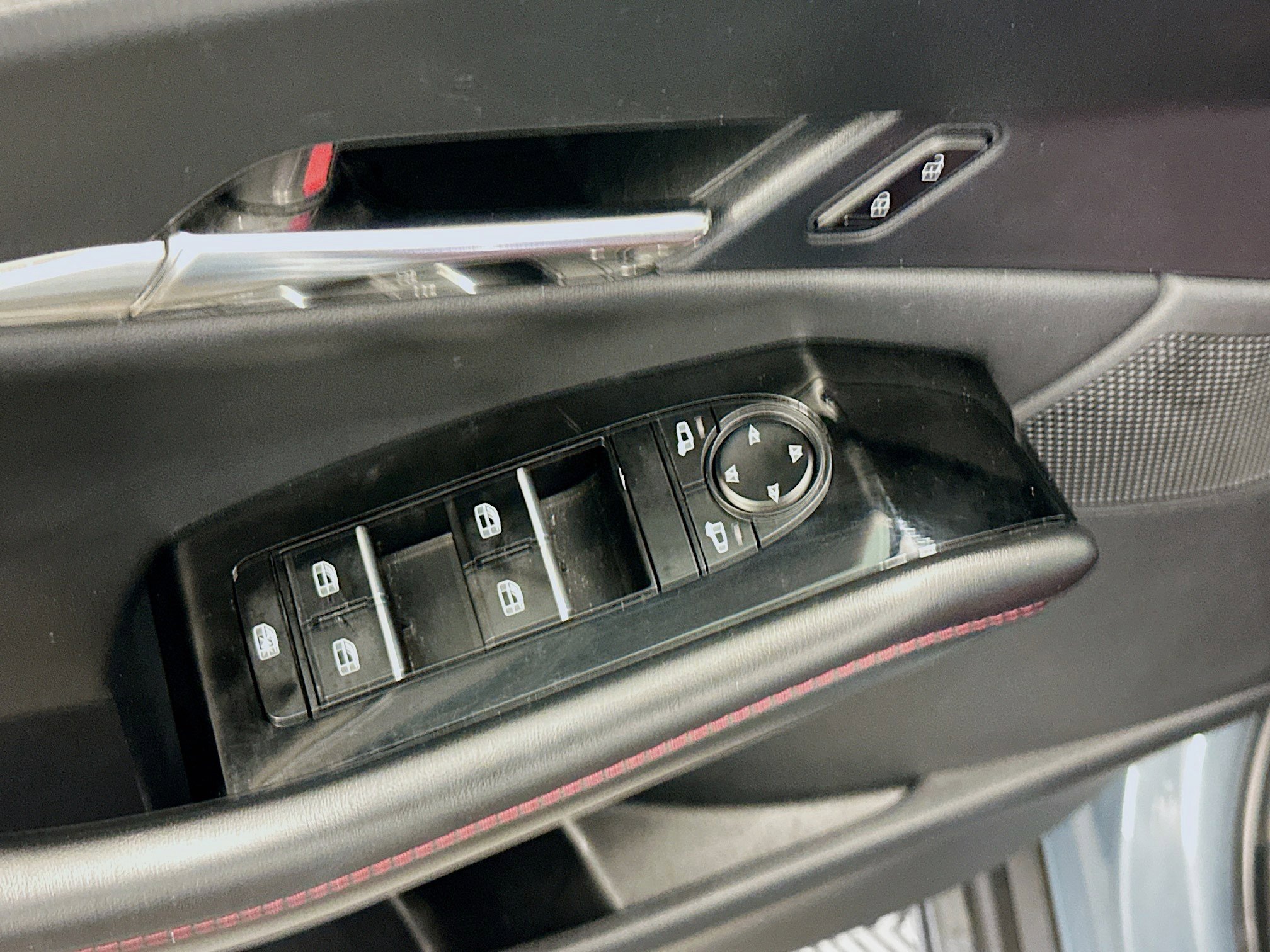 Used 2025 MAZDA CX-30 AWD 2.5 S w/ Preferred Package image 15