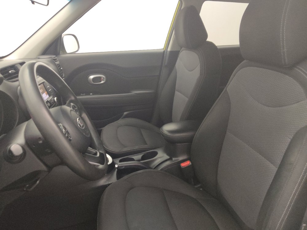 Used 2017 Kia Soul + image 17