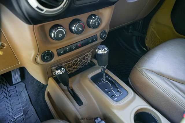 Used 2016 Jeep Wrangler Unlimited Rubicon w/ Connectivity Group image 40