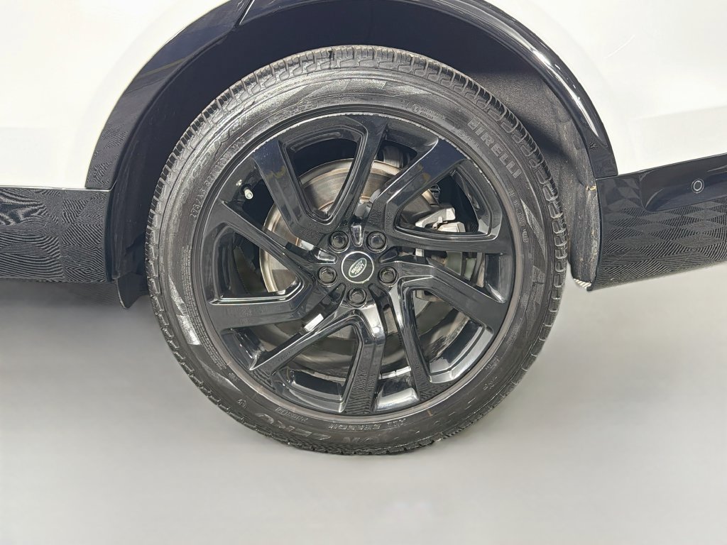 Certified 2025 Land Rover Discovery Dynamic SE AWD/4WD image 33