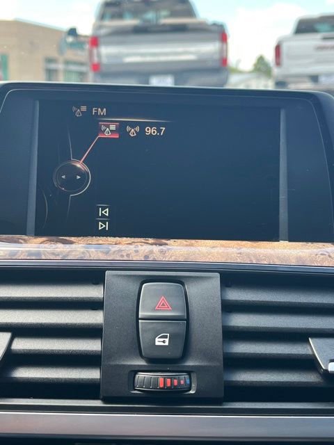 Used 2017 BMW 330i xDrive Sedan AWD/4WD image 37