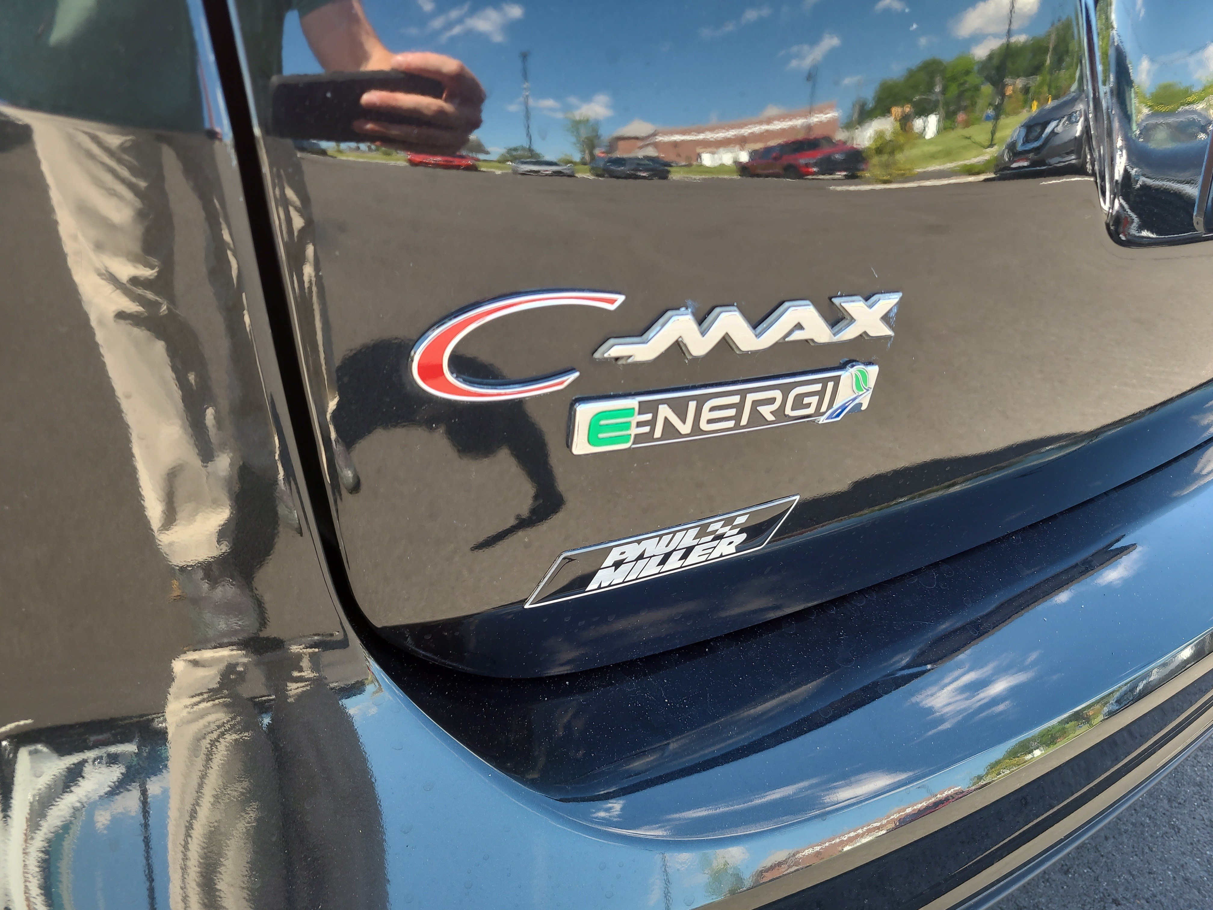 Used 2015 Ford C-MAX Energi SEL w/ Equipment Group 302A FWD image 28