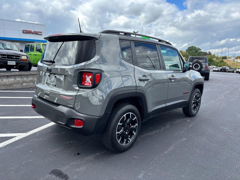 Used 2023 Jeep Renegade Trailhawk image 3
