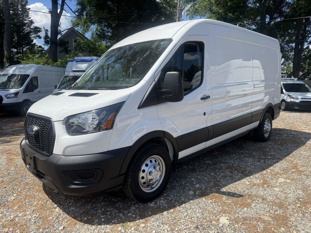Used 2024 Ford Transit 250 148 Medium Roof AWD image 4