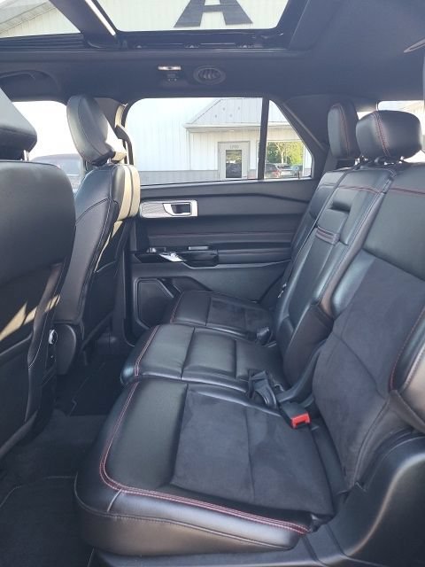 Used 2023 Ford Explorer ST-Line w/ Class IV Trailer Tow Package AWD/4WD image 18