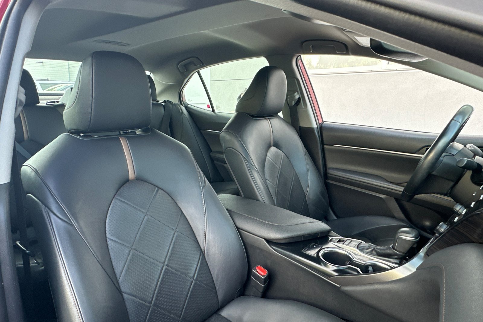 Used 2019 Toyota Camry XLE FWD image 31