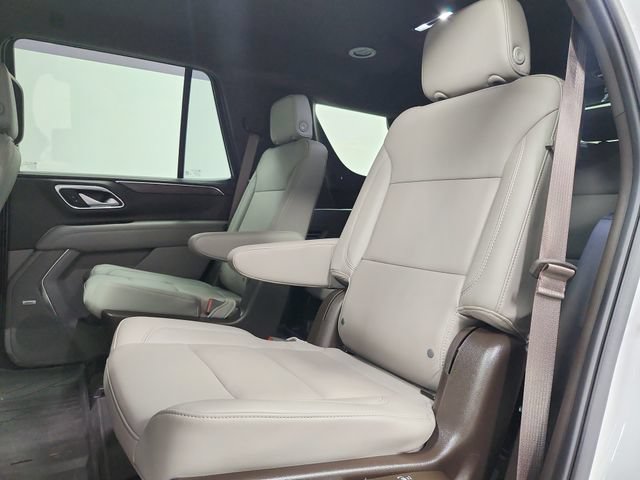 Used 2022 Chevrolet Tahoe Z71 w/ Luxury Package AWD/4WD image 39