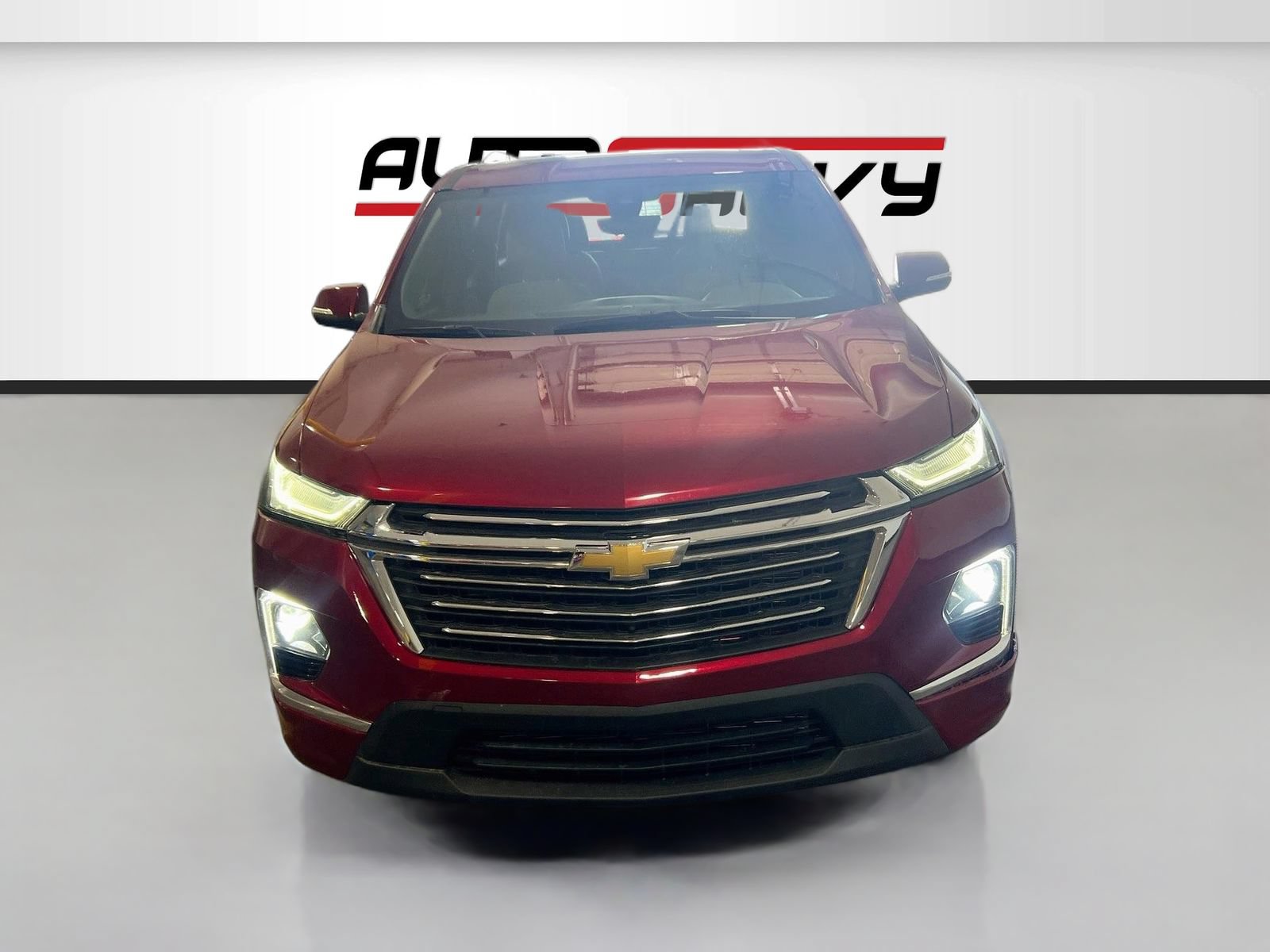 Used 2022 Chevrolet Traverse Premier AWD/4WD image 2