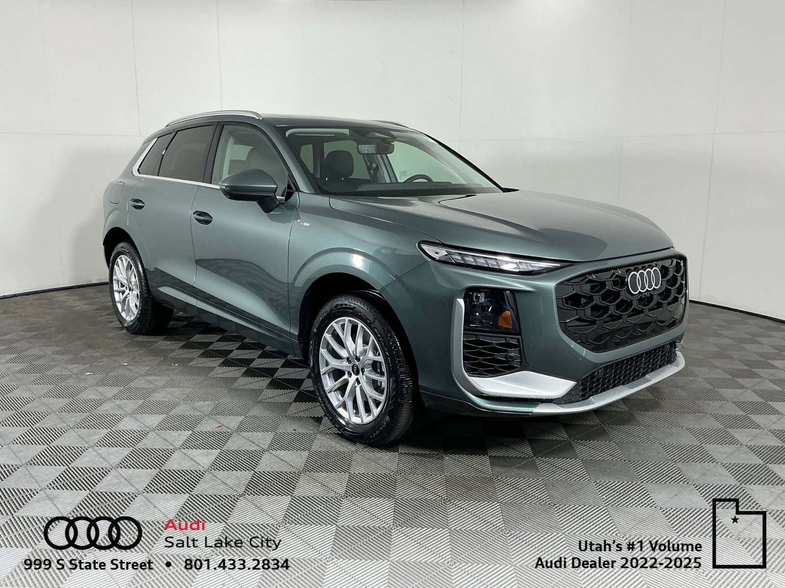 New 2026 Audi Q3 quattro 2.0T AWD/4WD image 1