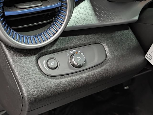 New 2026 Chevrolet Trax LS w/ LS Convenience Package FWD image 15