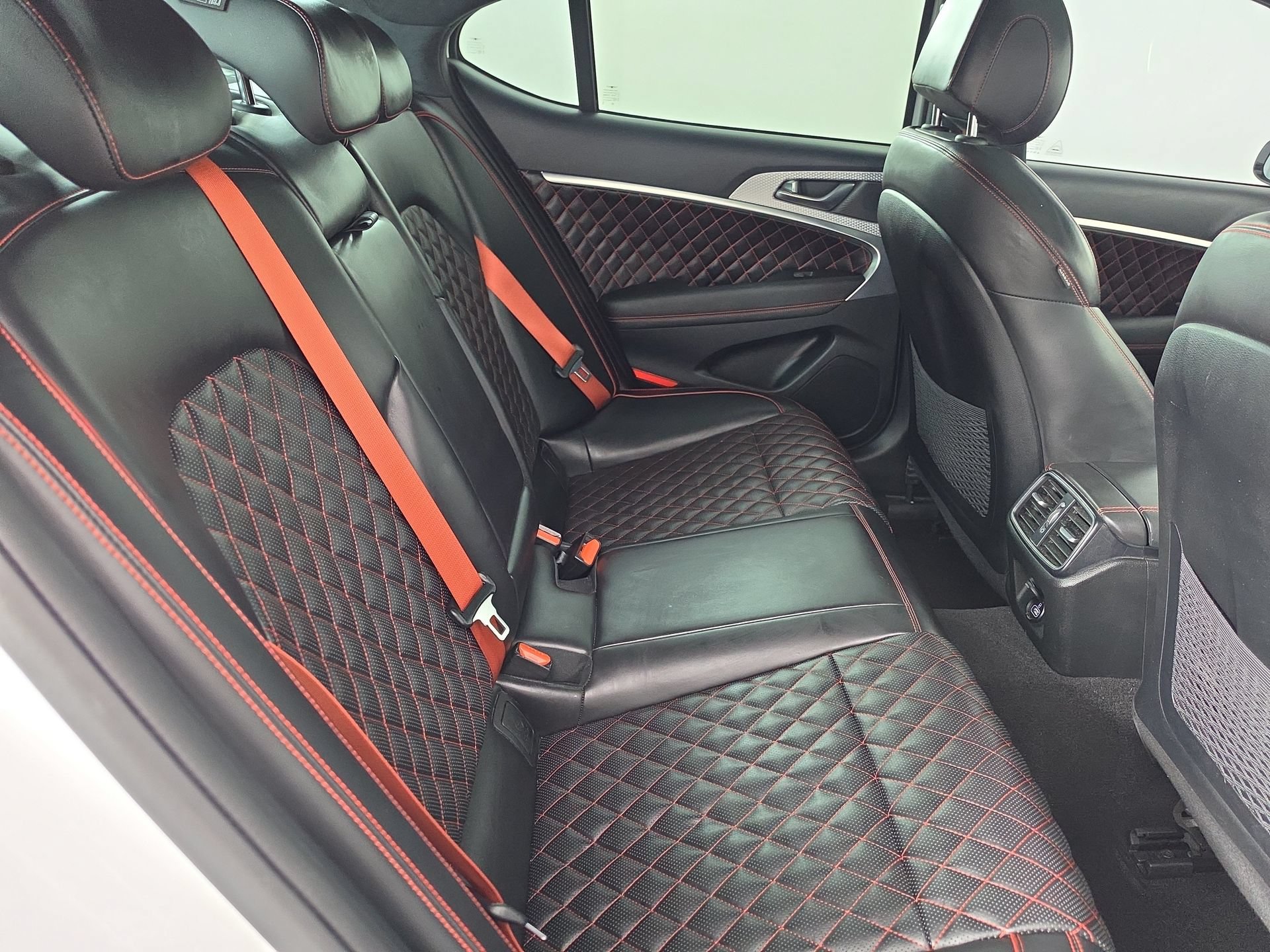 Used 2022 Genesis G70 3.3T RWD image 39