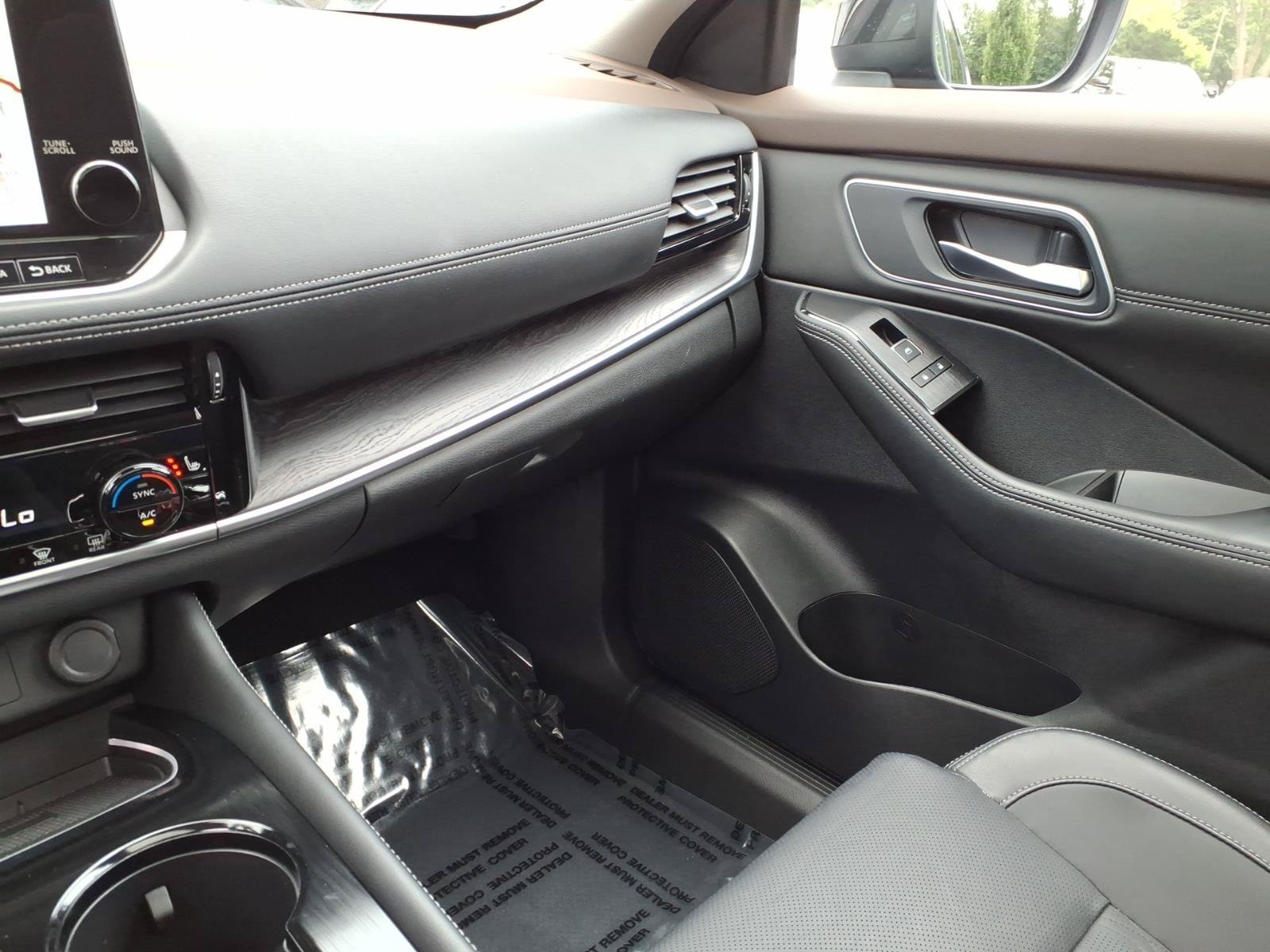 Used 2023 Nissan Rogue Platinum AWD/4WD image 23