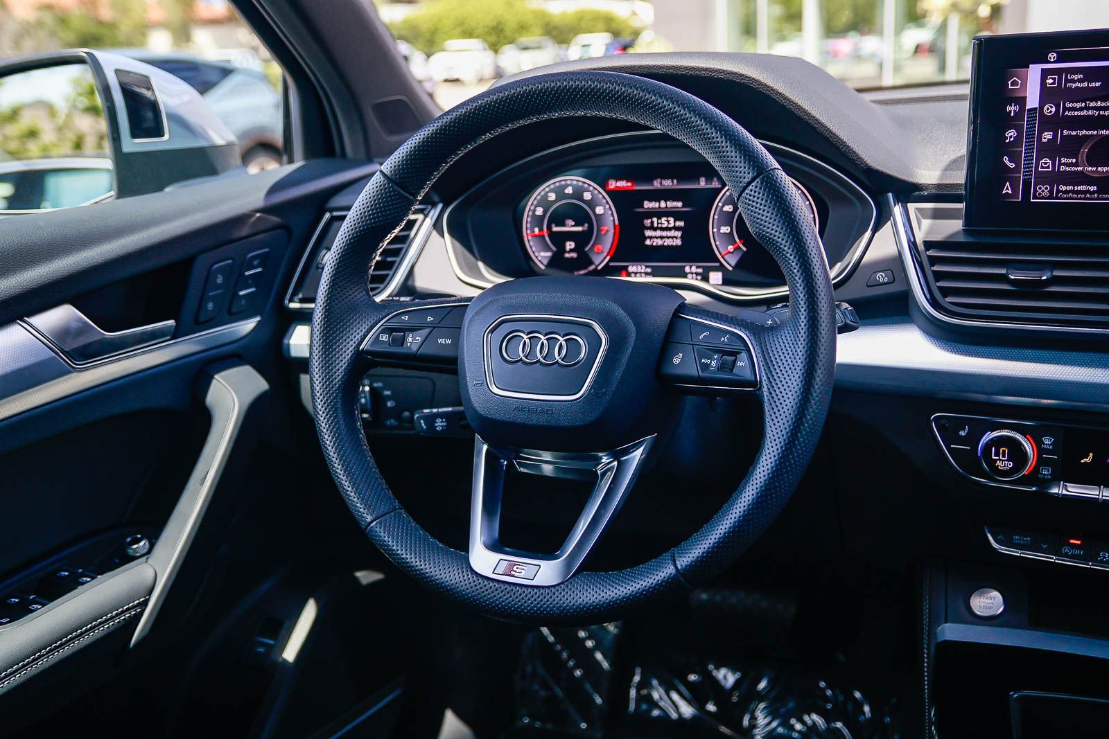 Certified 2025 Audi Q5 2.0T Premium Plus w/ Premium Plus Package AWD/4WD image 17