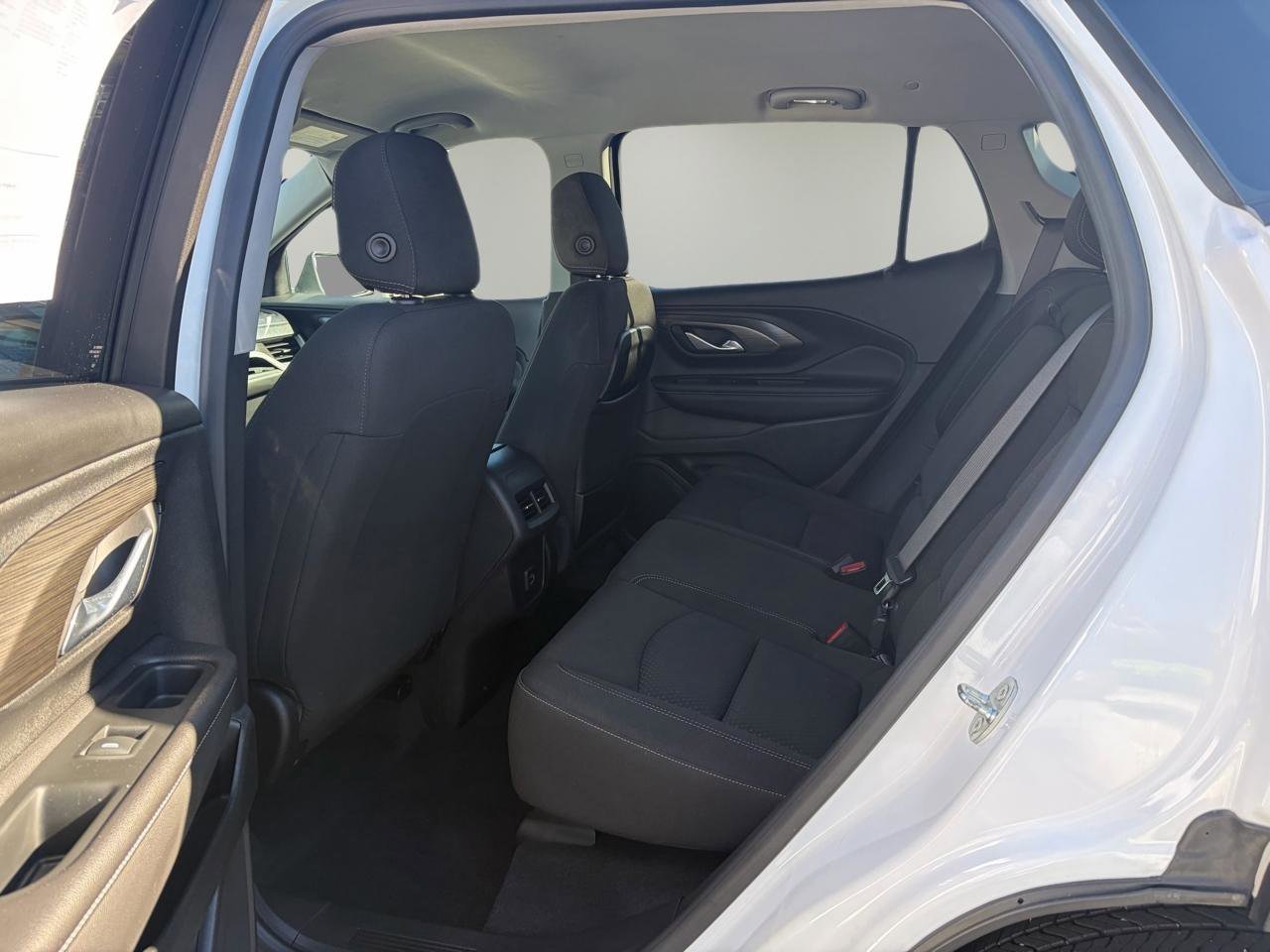 Used 2022 GMC Terrain SLE w/ Driver Convenience Package image 12