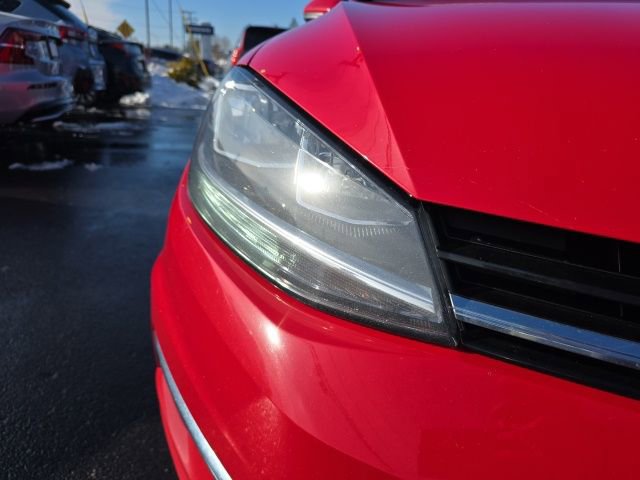 Used 2018 Volkswagen Golf SE image 12
