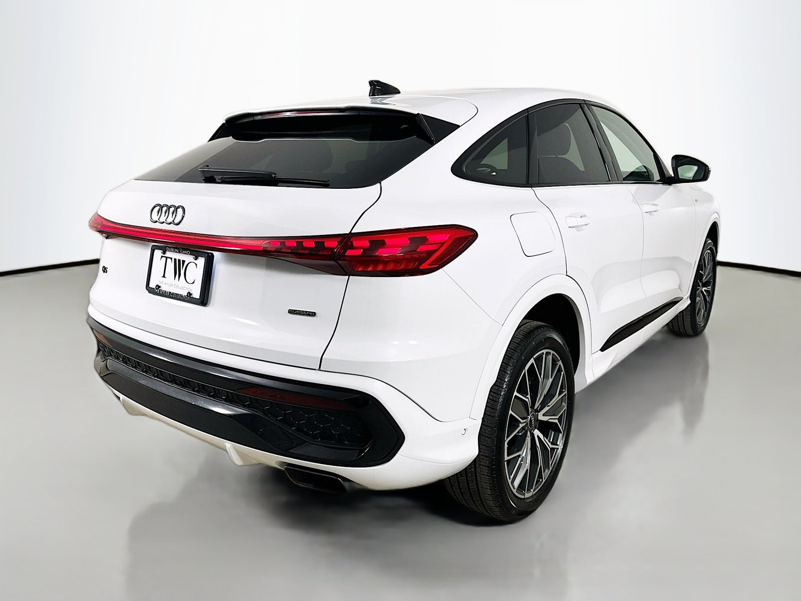 New 2026 Audi Q5 Premium Plus AWD/4WD image 5