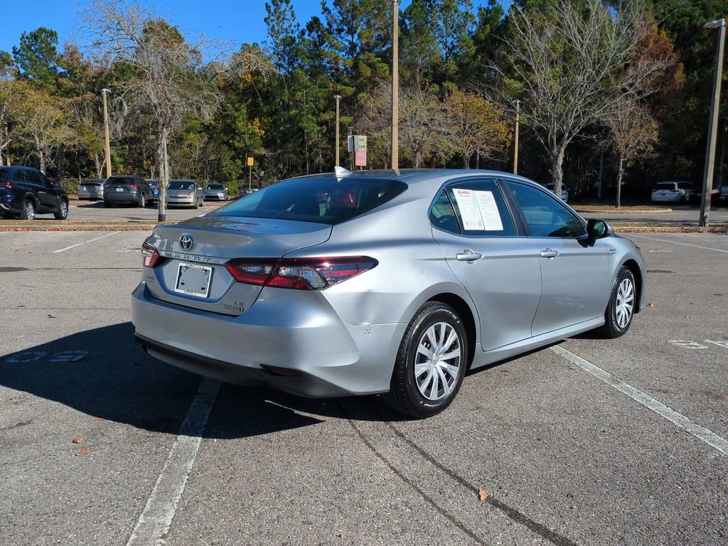 Used 2021 Toyota Camry LE image 5