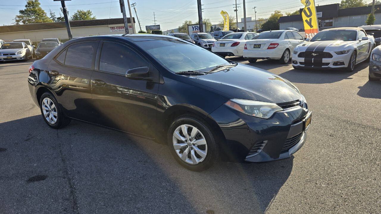 Used 2015 Toyota Corolla LE FWD image 3