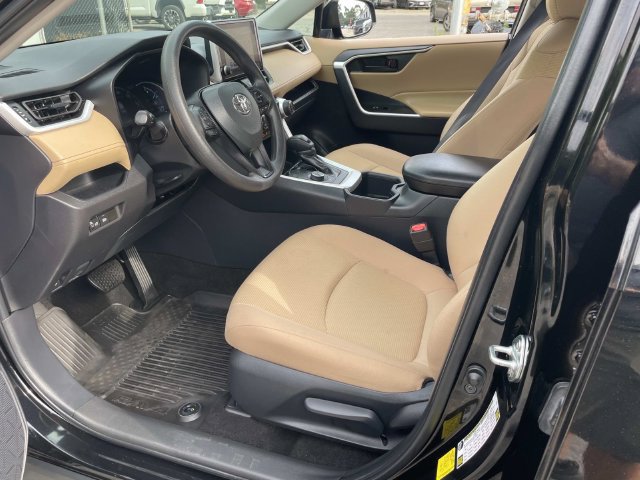 Used 2025 Toyota RAV4 LE AWD/4WD image 20