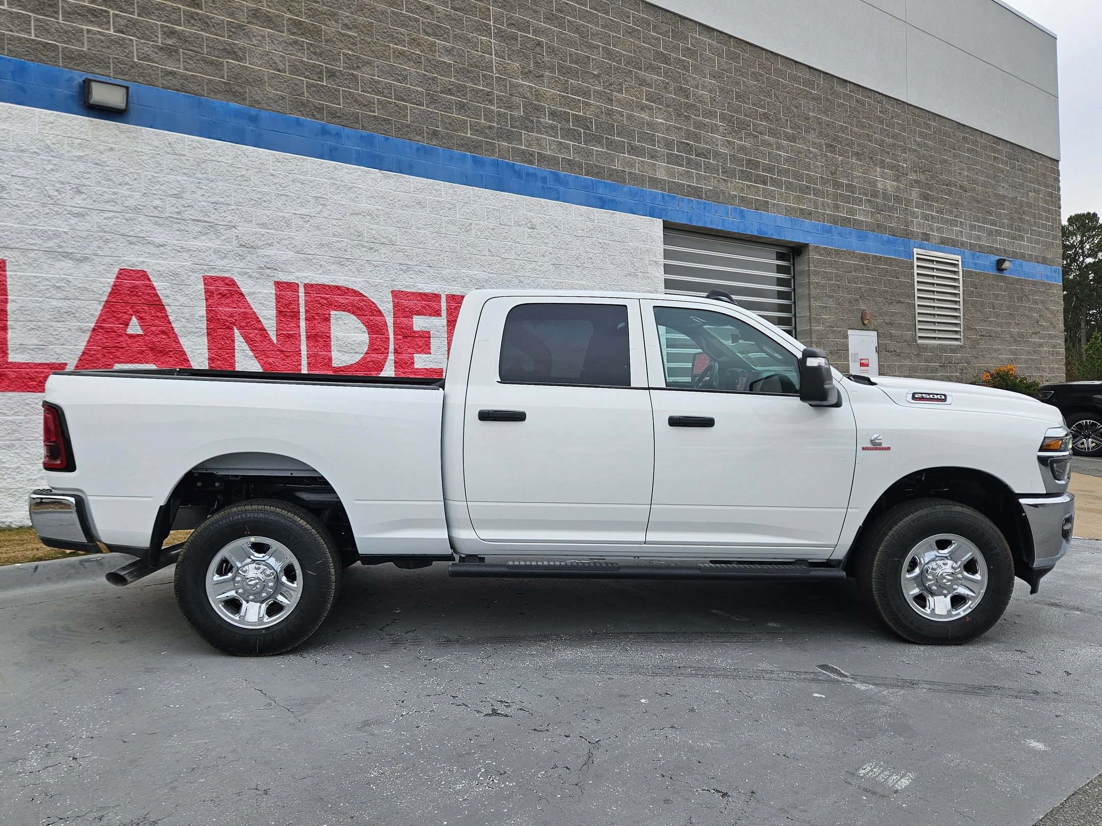 New 2026 RAM 2500 Tradesman AWD/4WD image 8