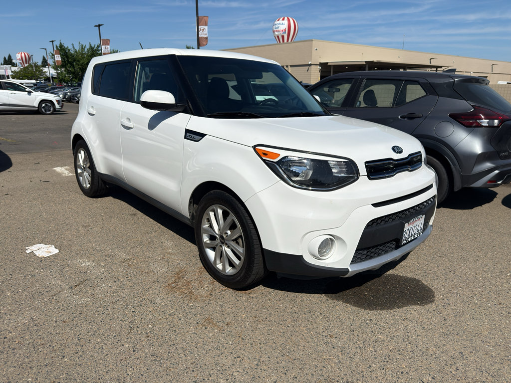 Used 2017 Kia Soul + FWD image 3