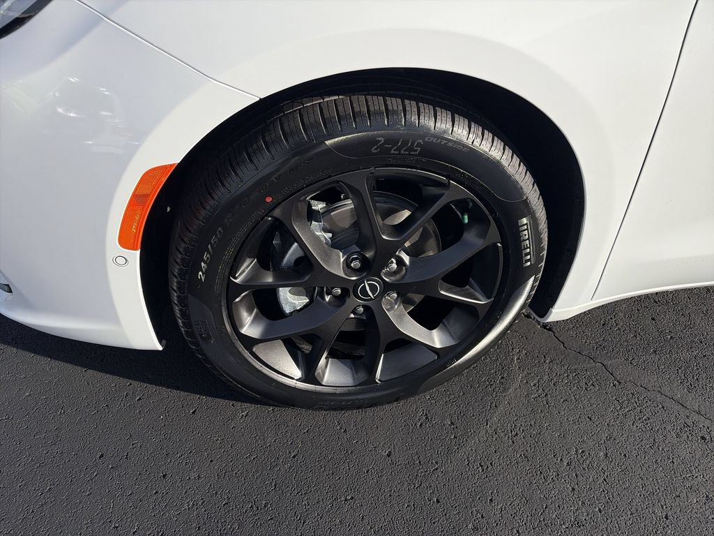 New 2026 Chrysler Pacifica Select w/ S Appearance Package FWD image 10