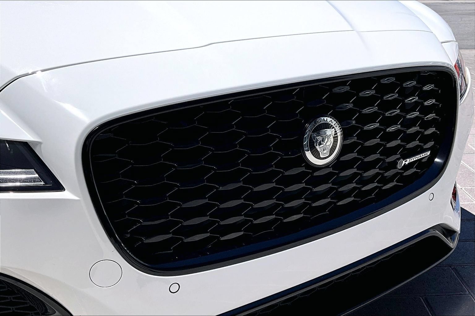 Used 2024 Jaguar XF R-Dynamic SE AWD/4WD image 29