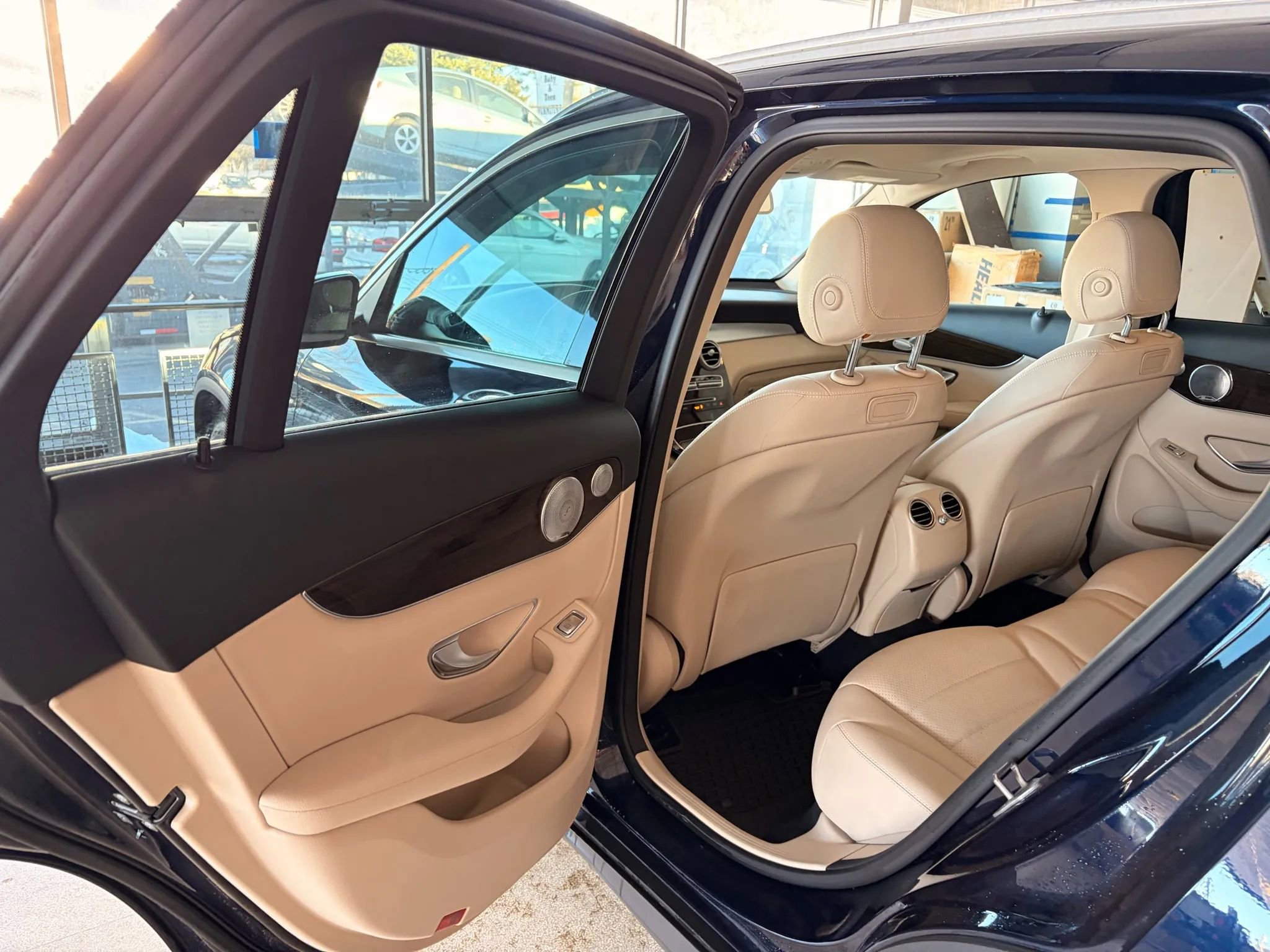 Used 2019 Mercedes-Benz GLC 300 4MATIC image 14