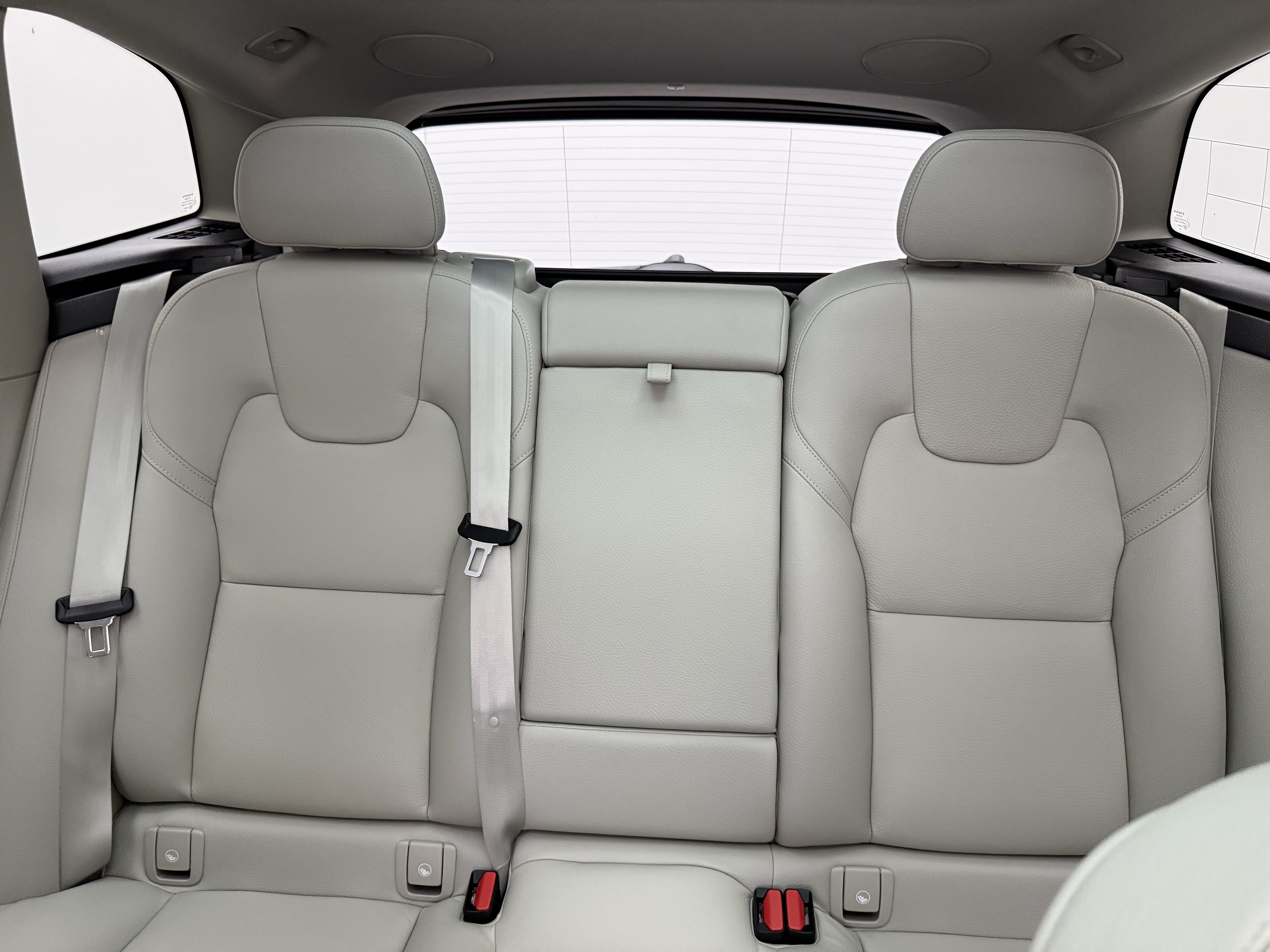 Certified 2023 Volvo XC60 B5 Plus w/ Climate Package FWD image 25