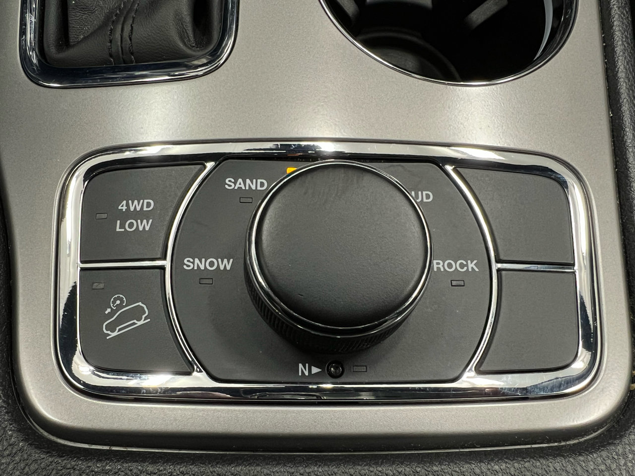 Used 2022 Jeep Grand Cherokee Limited image 23