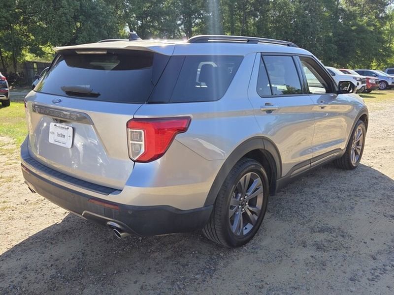 Used 2022 Ford Explorer XLT w/ Equipment Group 202A RWD image 14
