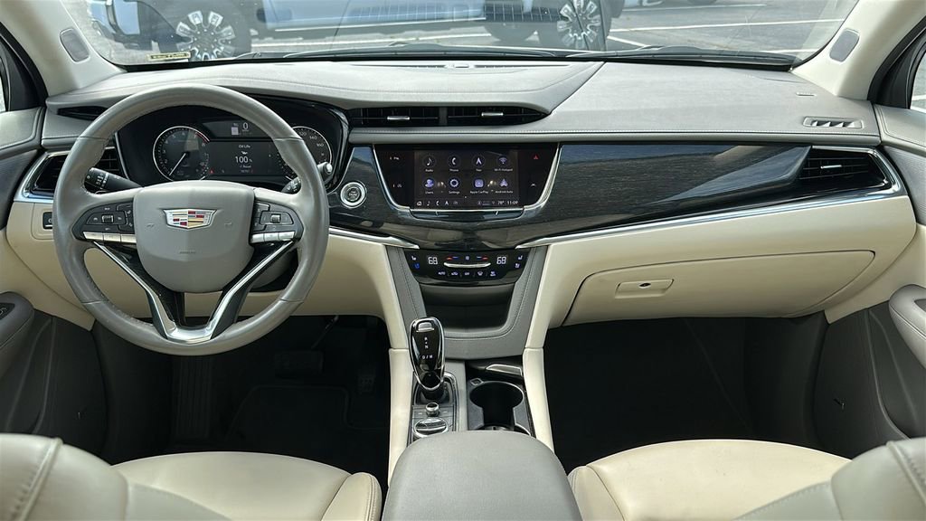 Used 2022 Cadillac XT6 Premium Luxury image 10