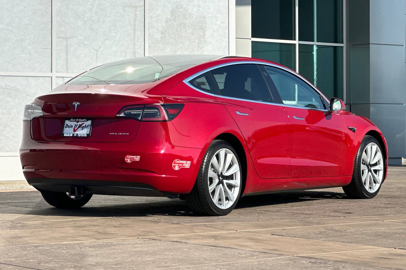 Used 2018 Tesla Model 3 Long Range image 4