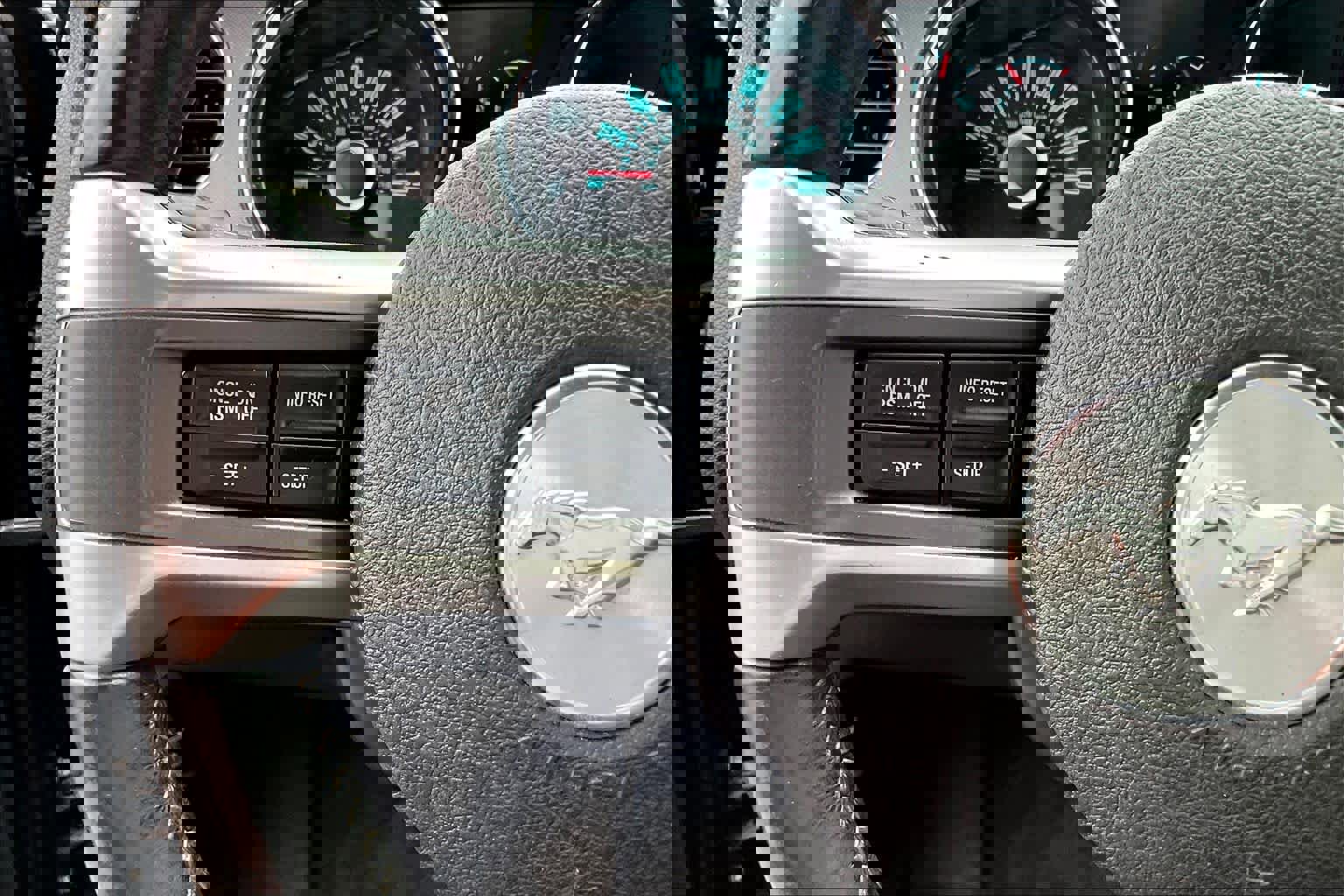 Used 2013 Ford Mustang Convertible image 19