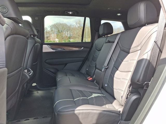 Certified 2025 Cadillac XT6 Premium Luxury w/ Platinum Package image 8
