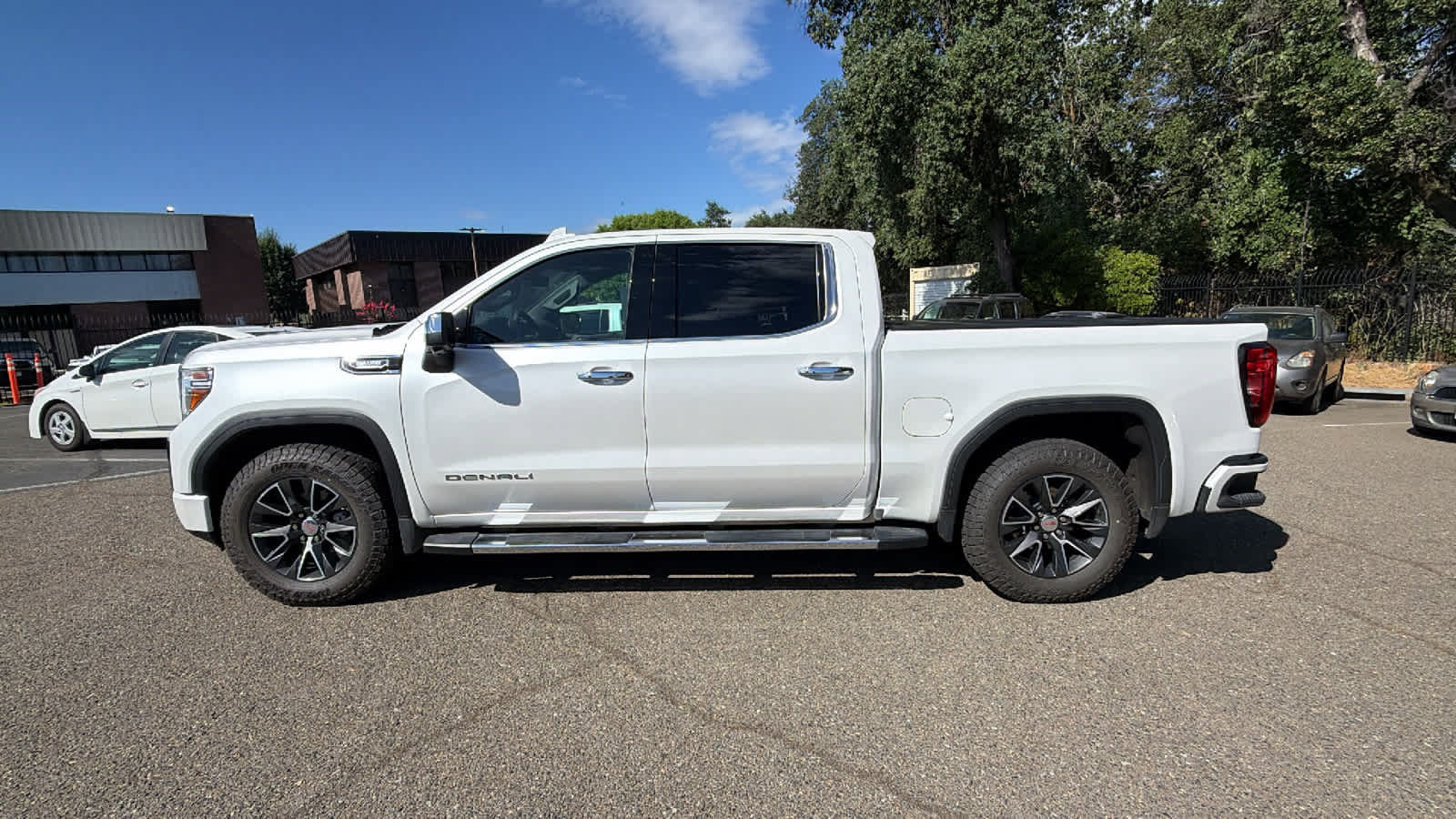 Used 2021 GMC Sierra 1500 Denali w/ Driver Alert Package II AWD/4WD image 8