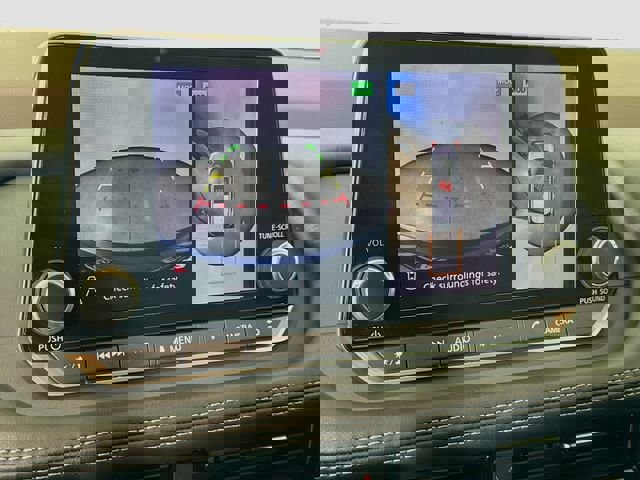 Used 2023 Nissan Rogue SL AWD/4WD image 13