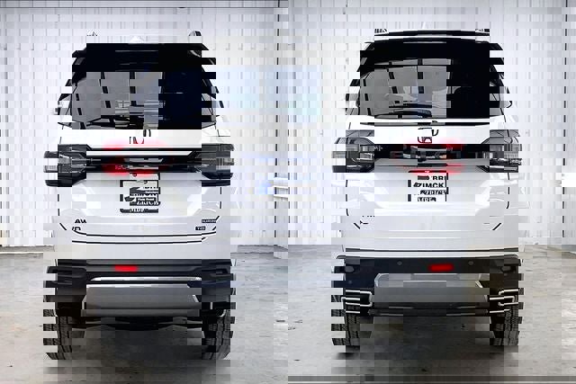 New 2026 Honda Pilot Touring image 4