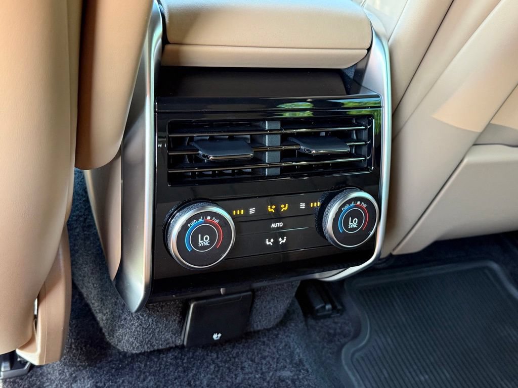 New 2026 Land Rover Range Rover SE AWD/4WD image 35
