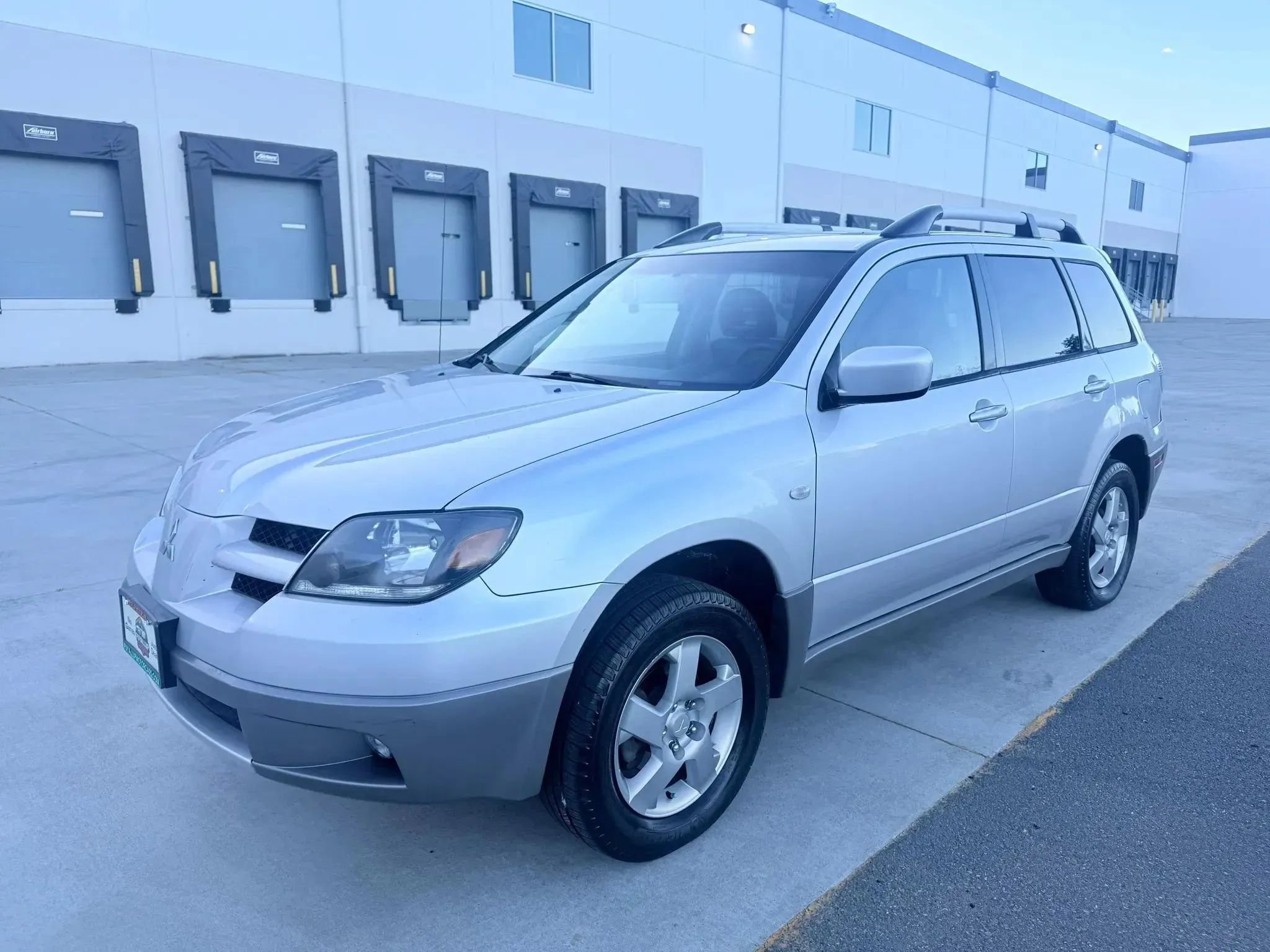 Used 2003 Mitsubishi Outlander XLS AWD/4WD image 1
