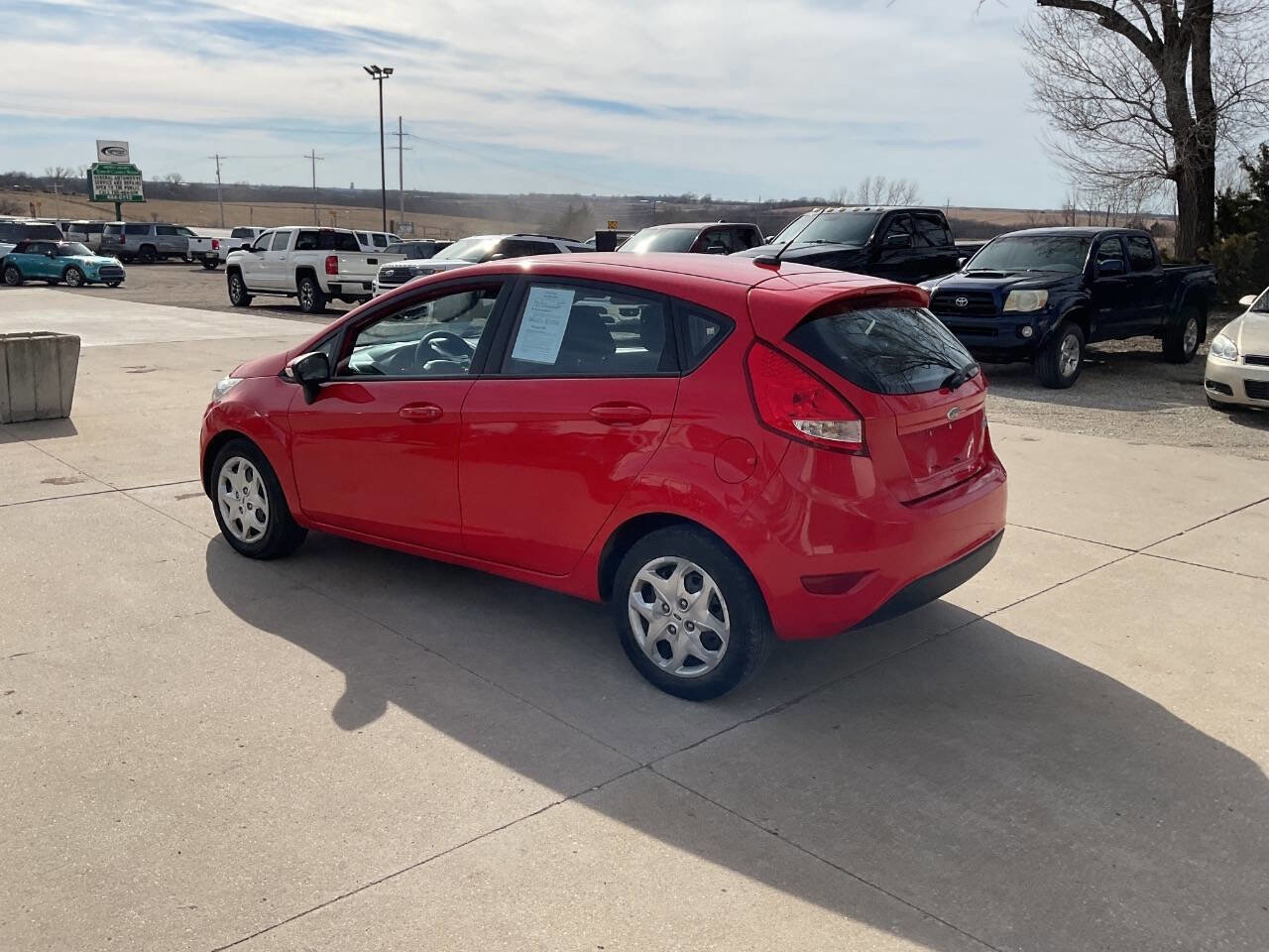 Used 2013 Ford Fiesta SE image 9