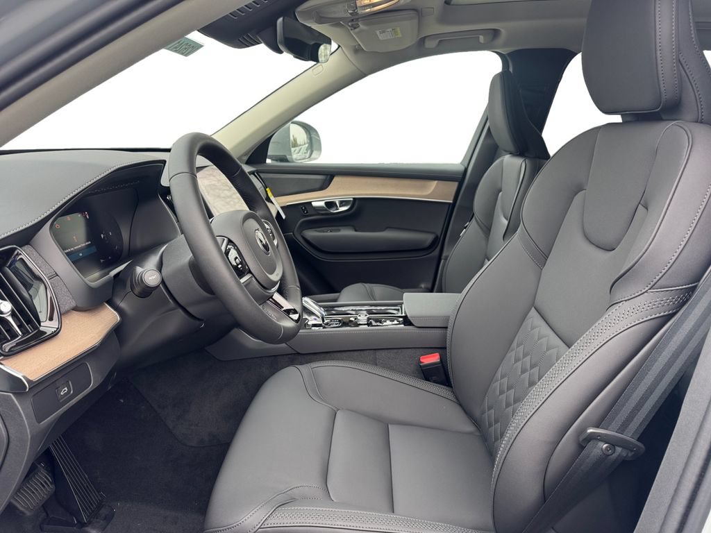 New 2026 Volvo XC90 B6 Plus w/ Protection Package Premier AWD/4WD image 12