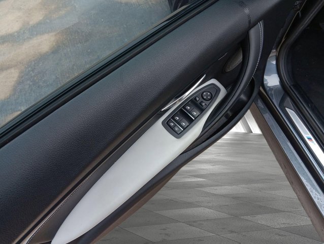 Used 2016 BMW M3 image 8