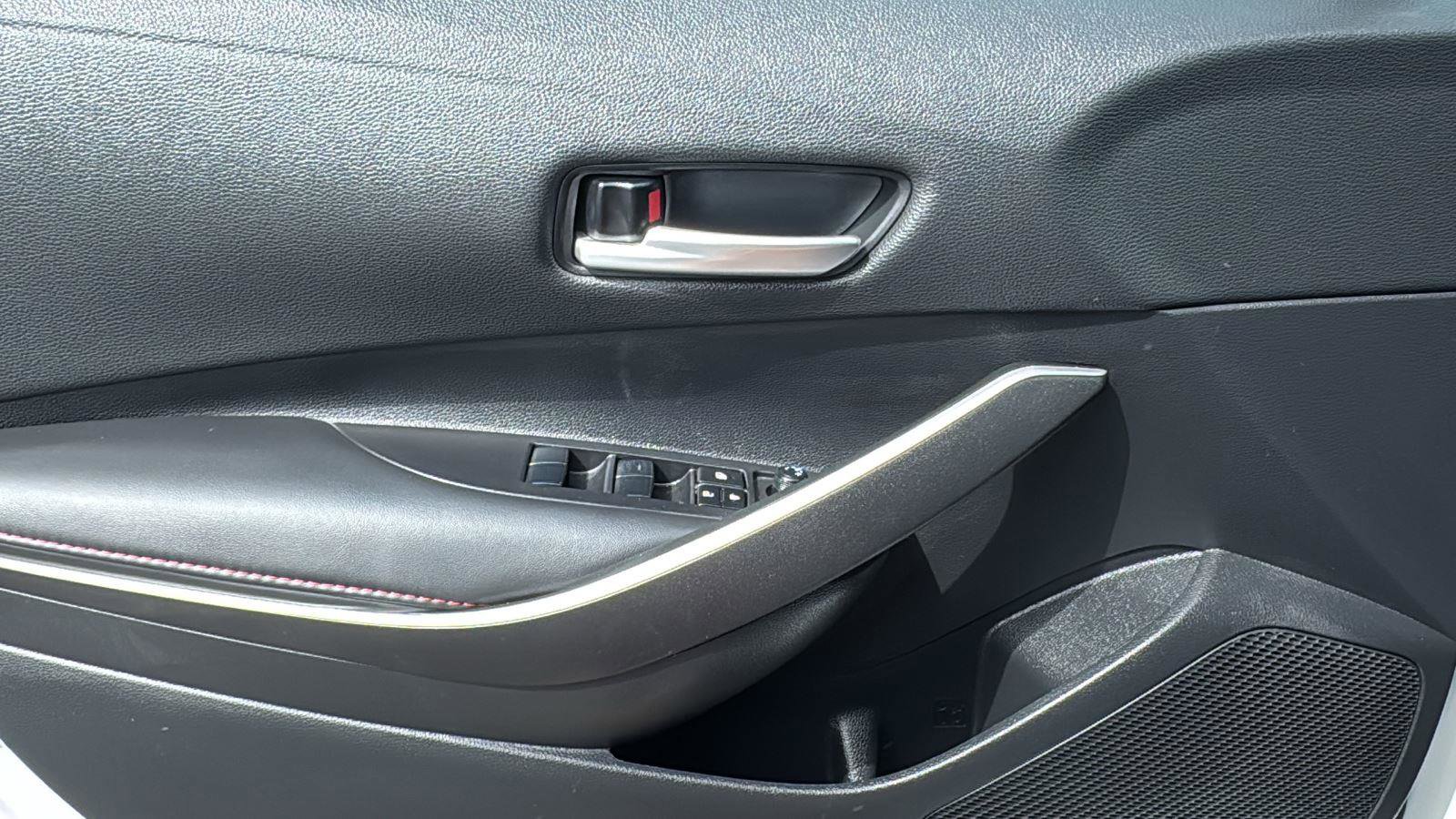 Used 2025 Toyota Corolla SE image 11