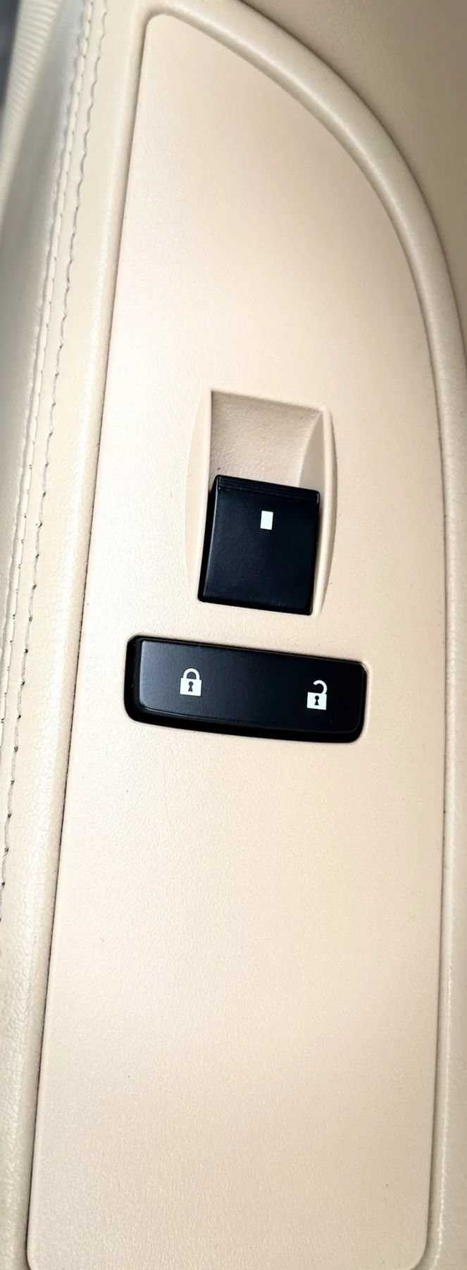 Used 2006 Buick Lucerne CXS w/ Driver Confidence Package FWD image 36
