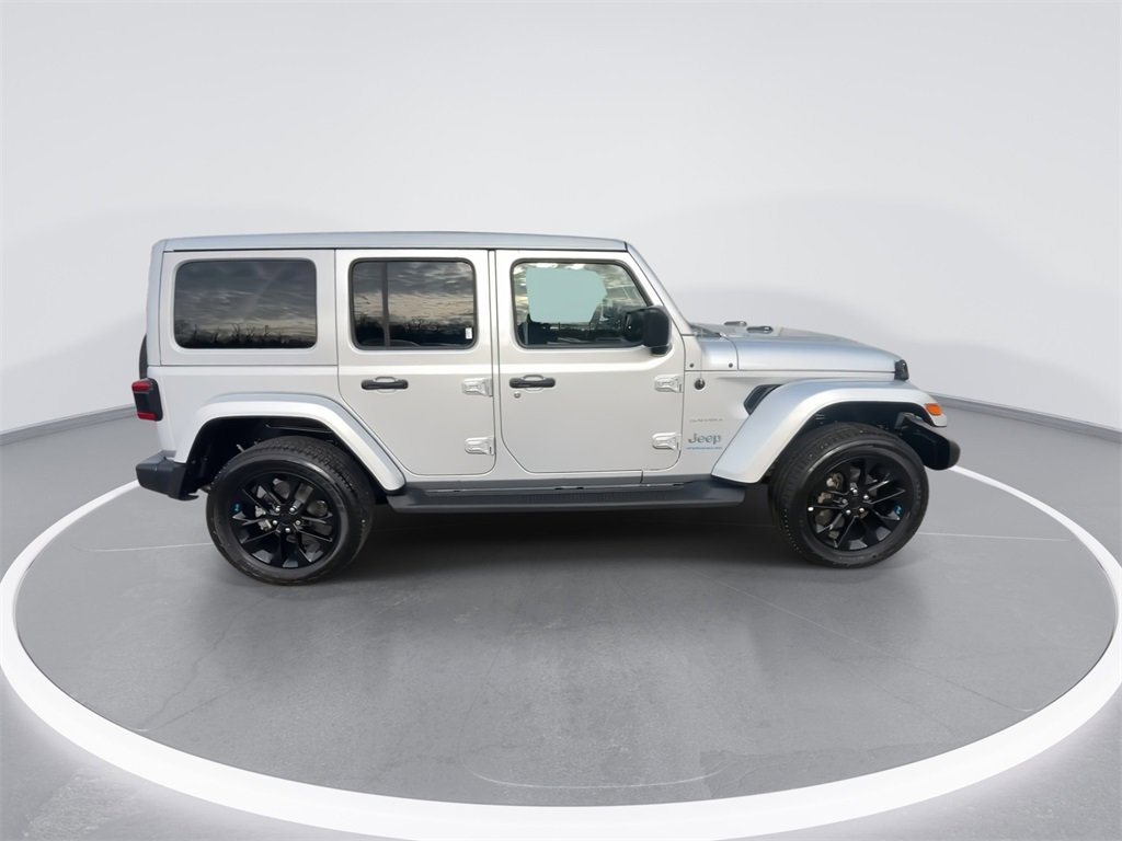 Used 2023 Jeep Wrangler Unlimited Sahara w/ Cold Weather Group image 9
