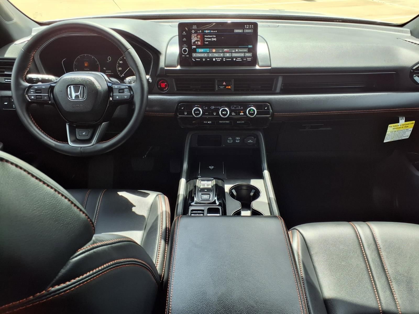 Used 2025 Honda Pilot TrailSport image 9