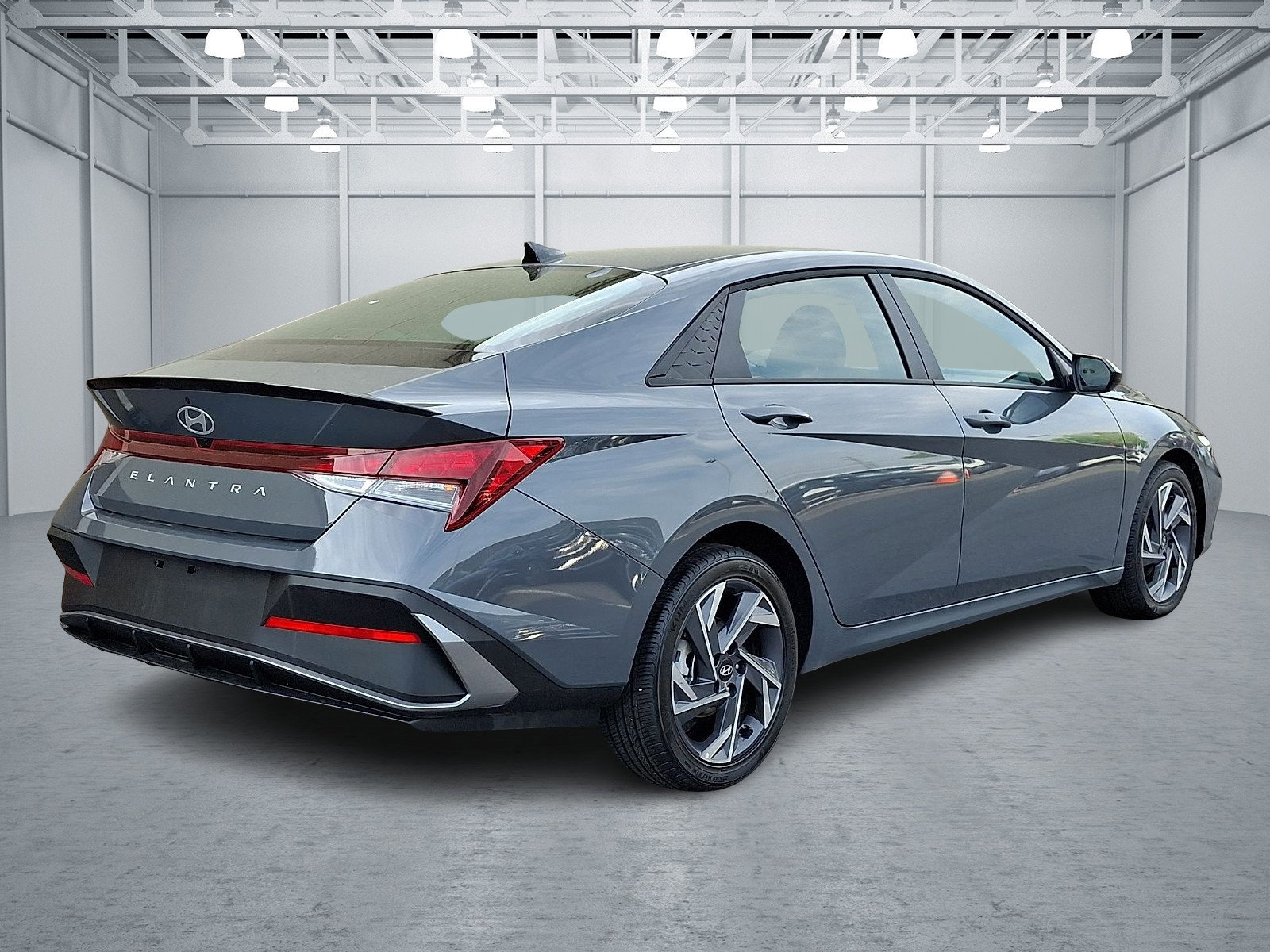 Certified 2025 Hyundai Elantra Sport FWD image 6