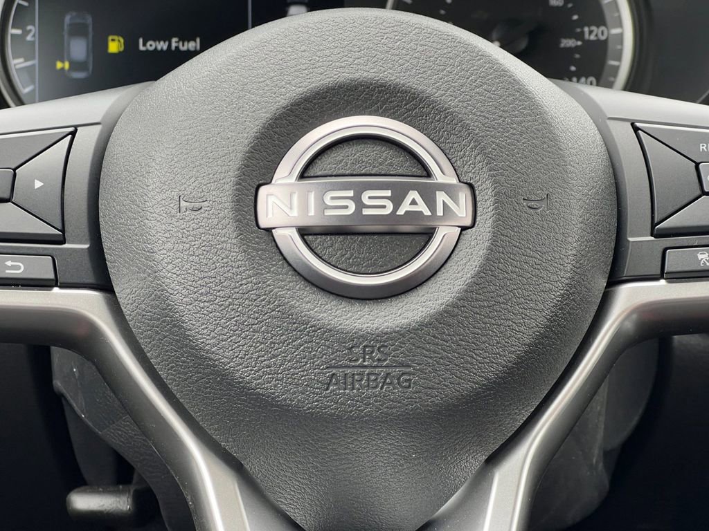 New 2025 Nissan Versa SR FWD image 5